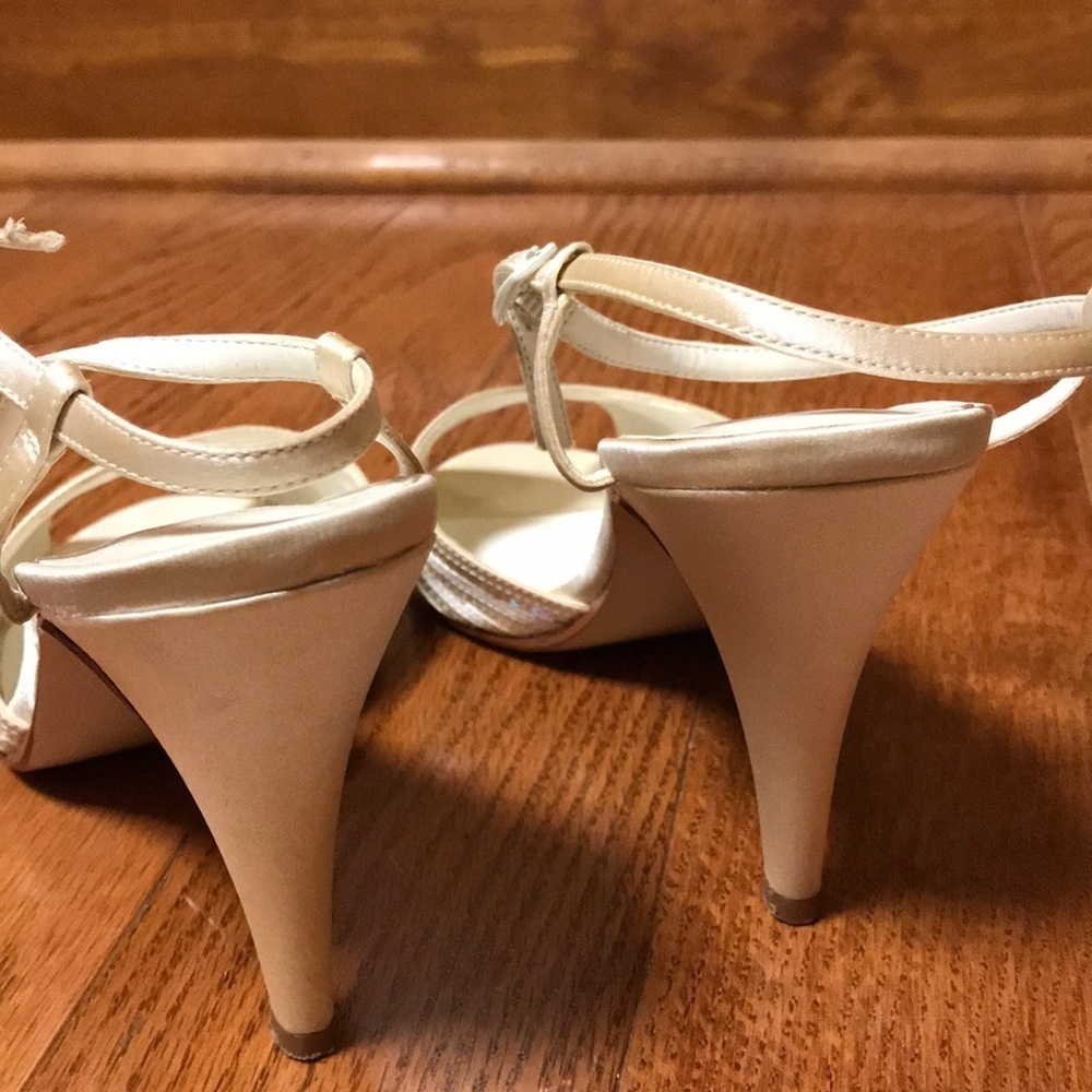 Michaelangelo satin ankle strap bridal sandals - Picture 4 of 10
